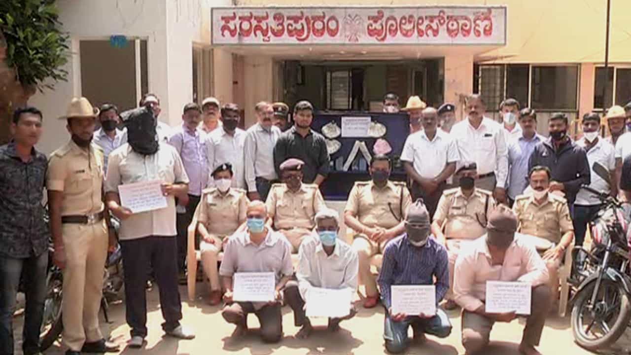 ಸಂಸ್ಕೃತ ಪಾಠಶಾಲೆ ಕಾರ್ಯದರ್ಶಿ ಕೊಲೆ ಕೇಸ್​: ಮೈಸೂರು ಪೊಲೀಸರ ಭರ್ಜರಿ ಬೇಟೆ, ಗಾಯಕಿ ಅನನ್ಯಾ ಭಟ್ ತಂದೆ ಸೆರೆ