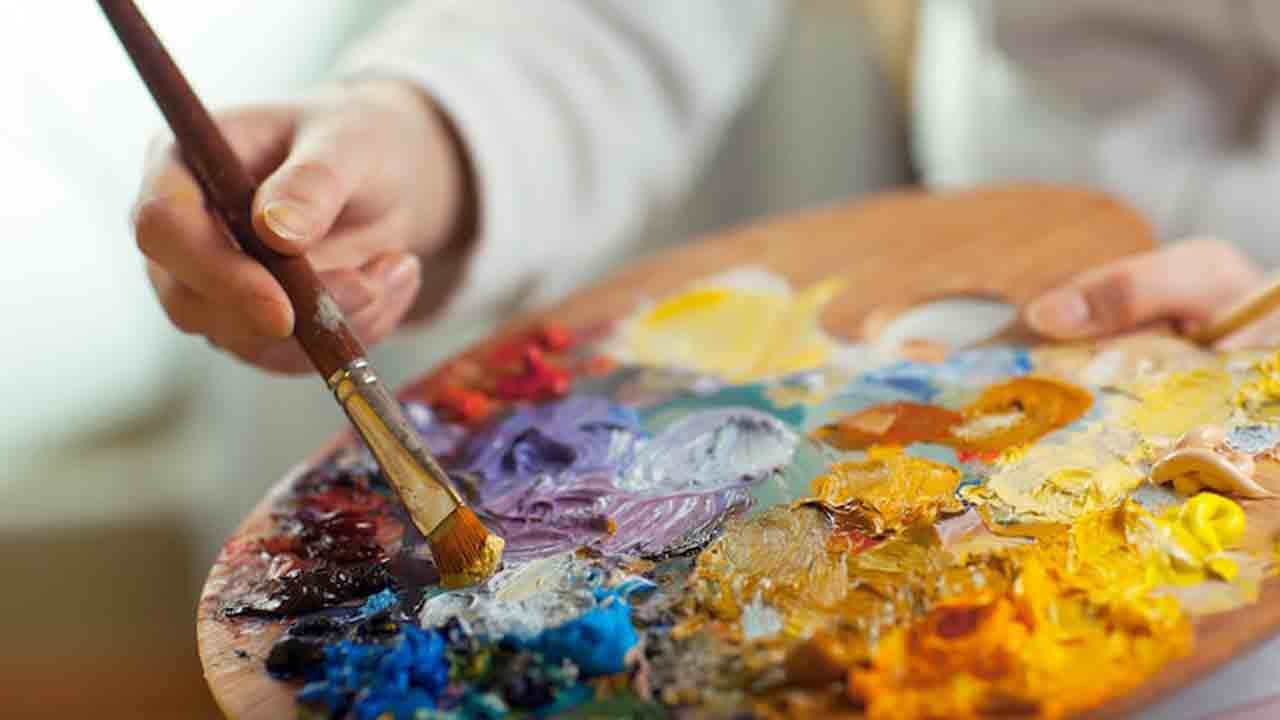 ಬದುಕಿನ ಪರದೆ ಮೇಲೆ ಅಂತಿಮ ಚಿತ್ತಾರ.. ಕಾಶೀಪುರ ಕಲಾ ಶಿಕ್ಷಕ ಕೊರೊನಾಗೆ ಬಲಿ ಬದುಕಿನ ಪರದೆ ಮೇಲೆ ಅಂತಿಮ ಚಿತ್ತಾರ.. ಕಾಶೀಪುರ ಕಲಾ ಶಿಕ್ಷಕ ಕೊರೊನಾಗೆ ಬಲಿ