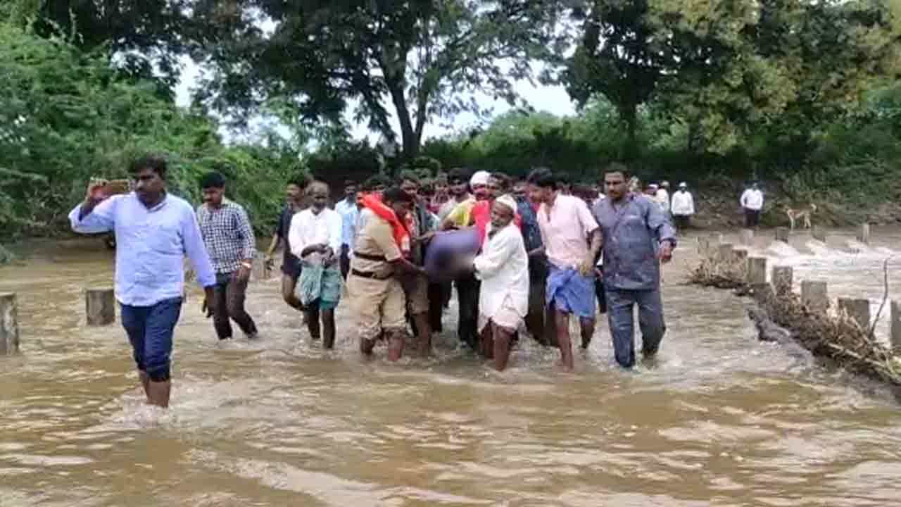 ಸತತ 5 ಗಂಟೆ ಶೋಧ ಬಳಿಕ ರೈತ ಶಿವಪುತ್ರ ನಾಟೀಕಾರ ದೇಹ ಪತ್ತೆ