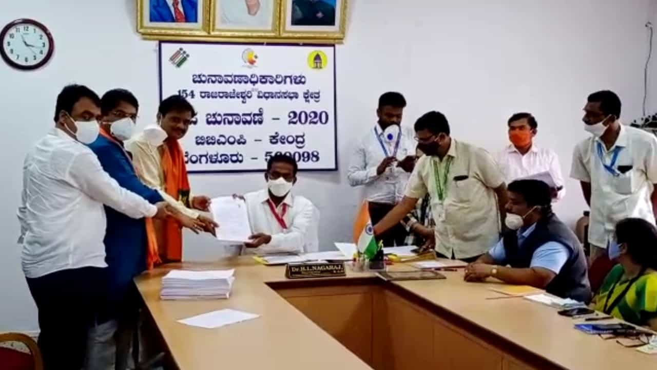 ನಾಮಪತ್ರದಲ್ಲಿ ಕ್ರಿಮಿನಲ್ ಕೇಸ್‌ ದಾಖಲಿಸದ ಮುನಿರತ್ನ: ಕೈ-ದಳ ನಾಯಕರು ಮಾಡಿದ್ದೇನು?