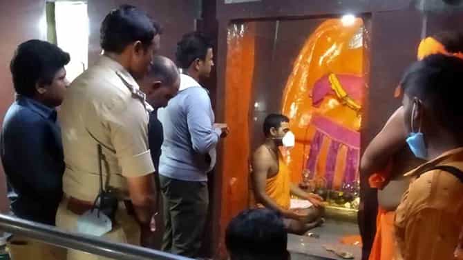 575 ಮೆಟ್ಟಿಲನ್ನೇರಿ ಹನುಮನ ದರ್ಶನ ಪಡೆದ ಪುನೀತ್ ರಾಜ್​ಕುಮಾರ್​