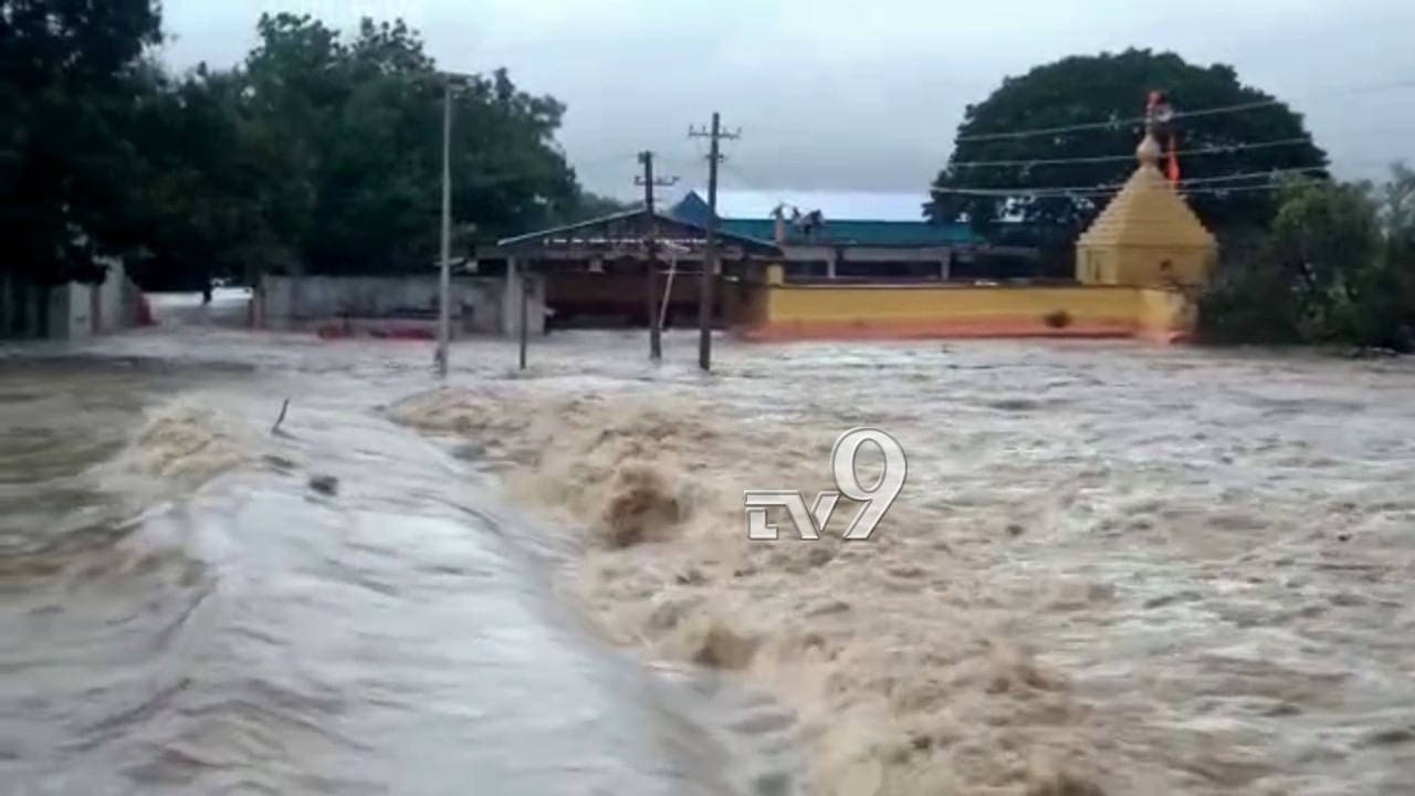 ರೌದ್ರಾವತಿ ನದಿ ನೀರು ನುಗ್ಗಿ ದಕ್ಷಿಣ ಕಾಶಿ ಎನಿಸಿರುವ ಕಲ್ಲೇಶ್ವರ ದೇಗುಲ ಜಲಾವೃತ