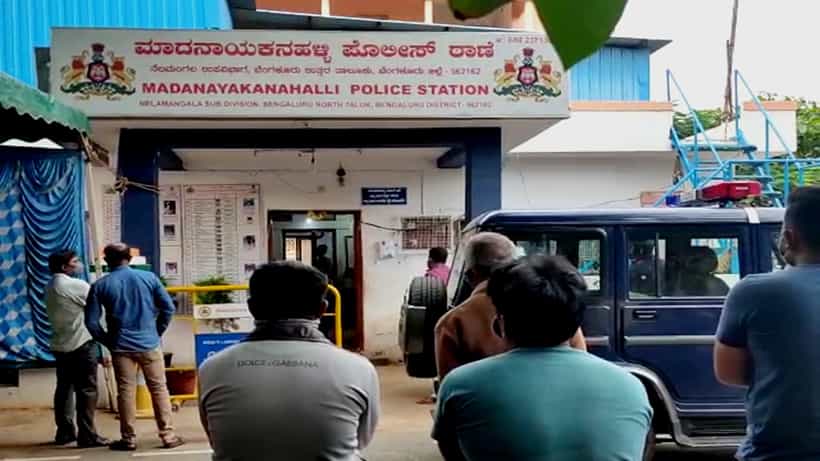 ಲಾಕ್ಡೌನ್ ಎಫೆಕ್ಟ್: ಪೊಲೀಸ್ ಠಾಣೆಯಲ್ಲಿ ಕೇಳೋರೇ ಇಲ್ಲ ಮಾಲೀಕರಿಲ್ಲದ ವಾಹನಗಳನ್ನು!