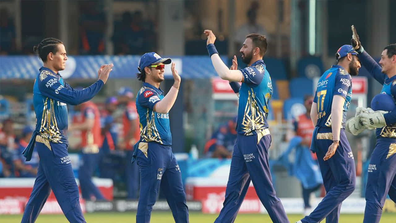 IPL 2020: MI vs SRH ಚಾಂಪಿಯನ್ಸ್ ಎದುರು ಮಂಡಿಯೂರಿದ ಹೈದ್ರಾಬಾದ್, ಮುಂಬೈಗೆ 35 ರನ್ಗಳ ಜಯ IPL 2020: MI vs SRH ಚಾಂಪಿಯನ್ಸ್ ಎದುರು ಮಂಡಿಯೂರಿದ ಹೈದ್ರಾಬಾದ್, ಮುಂಬೈಗೆ 35 ರನ್ಗಳ ಜಯ