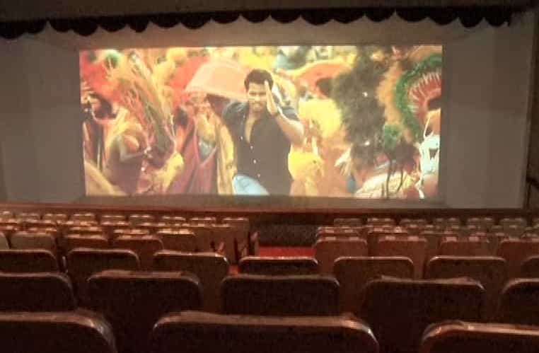 ಸಿನಿಮಾ ಥಿಯೇಟರ್ಗಳಲ್ಲಿ ಮತ್ತೆ ಕೇಳಲಿದೆ ಸಿಳ್ಳೆ ಚಪ್ಪಾಳೆ.. ಶುಭ ಶುಕ್ರವಾರಕ್ಕೆ ರಿಲೀಸ್ಗೆ ಸಿದ್ಧವಾಗಿವೆ ಈ ಸಿನಿಮಾಗಳು ಸಿನಿಮಾ ಥಿಯೇಟರ್ಗಳಲ್ಲಿ ಮತ್ತೆ ಕೇಳಲಿದೆ ಸಿಳ್ಳೆ ಚಪ್ಪಾಳೆ.. ಶುಭ ಶುಕ್ರವಾರಕ್ಕೆ ರಿಲೀಸ್ಗೆ ಸಿದ್ಧವಾಗಿವೆ ಈ ಸಿನಿಮಾಗಳು