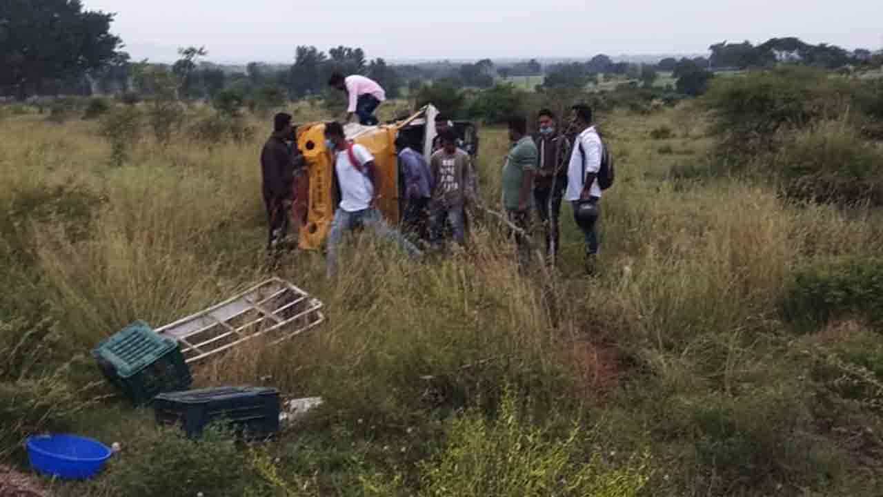 ಬೊಲೆರೊ ವಾಹನ ಡಿಕ್ಕಿ, ಬೈಕ್ ಸವಾರರಿಬ್ಬರ ಸಾವು ಬೊಲೆರೊ ವಾಹನ ಡಿಕ್ಕಿ, ಬೈಕ್ ಸವಾರರಿಬ್ಬರ ಸಾವು