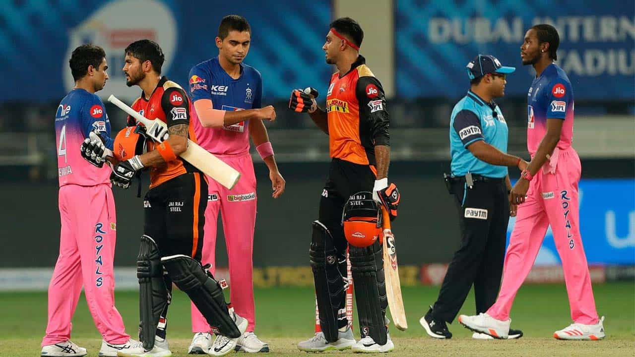 IPL 2020: RR VS SRH ಪಾಂಡೆ-ಶಂಕರ್ ಜೊತೆಯಾಟಕ್ಕೆ ತಲೆ ಬಾಗಿದ ರಾಜಸ್ಥಾನ್ IPL 2020: RR VS SRH ಪಾಂಡೆ-ಶಂಕರ್ ಜೊತೆಯಾಟಕ್ಕೆ ತಲೆ ಬಾಗಿದ ರಾಜಸ್ಥಾನ್
