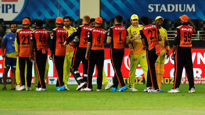 IPL 2020: SRH vs CSK ಗೆದ್ದ ಹೈದ್ರಾಬಾದ್, ಸತತ ಸೋಲುಗಳಿಂದ ಕಂಗಾಲಾದ ಚೆನ್ನೈ IPL 2020: SRH vs CSK ಗೆದ್ದ ಹೈದ್ರಾಬಾದ್, ಸತತ ಸೋಲುಗಳಿಂದ ಕಂಗಾಲಾದ ಚೆನ್ನೈ