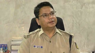 ಅಂಬಿ ದೇಗುಲ ಲೋಕಾರ್ಪಣೆ: ಕಂಚಿನ ಪುತ್ಥಳಿಗೆ ಸುಮಲತಾ, ದರ್ಶನ್​, ಅಭಿ ಪುಷ್ಪಾರ್ಚನೆ