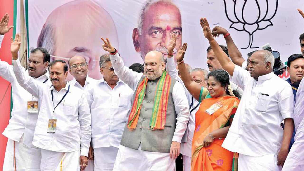 ಅಮಿತ್ ಶಾ ದಕ್ಷಿಣ ದಂಡಯಾತ್ರೆ: ಬಿಜೆಪಿಯೊಂದಿಗೆ ಮೈತ್ರಿ ಮುಂದುವರೆಸುತ್ತೇವೆ ಎಂದ AIDMK ಅಮಿತ್ ಶಾ ದಕ್ಷಿಣ ದಂಡಯಾತ್ರೆ: ಬಿಜೆಪಿಯೊಂದಿಗೆ ಮೈತ್ರಿ ಮುಂದುವರೆಸುತ್ತೇವೆ ಎಂದ AIDMK