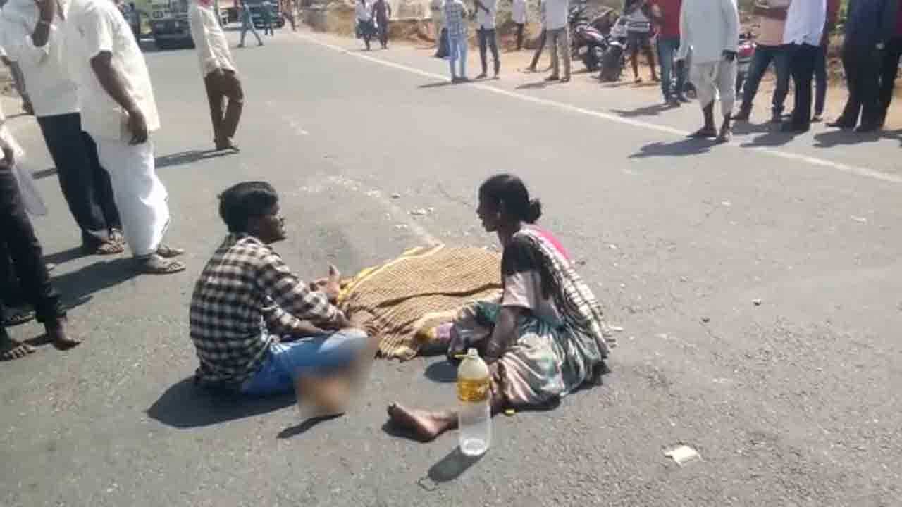 ಲಾರಿ ಹರಿದು ಬೈಕ್‌ನಲ್ಲಿದ್ದ ಯುವತಿ ಸ್ಥಳದಲ್ಲೇ ದುರ್ಮರಣ, ಇಬ್ಬರು ಗಂಭೀರ