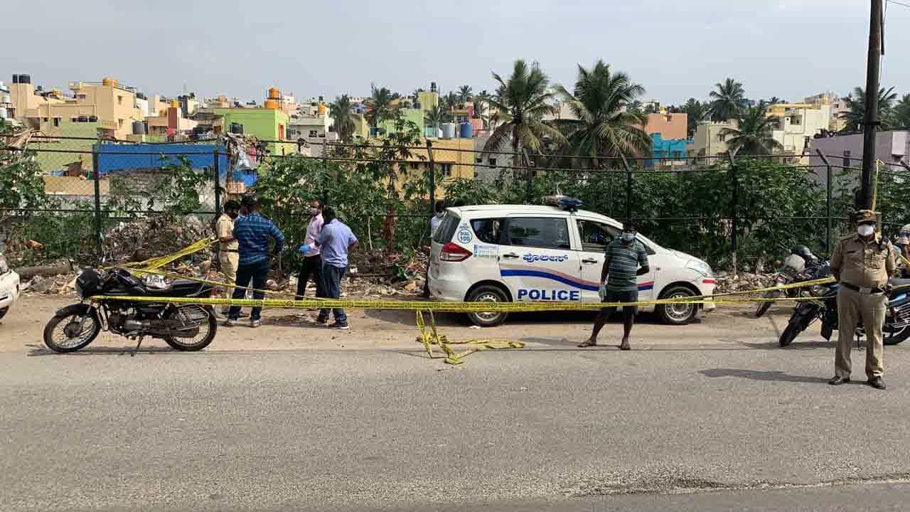 ಸುಮನಹಳ್ಳಿ ಬ್ರಿಡ್ಜ್ ಬಳಿ ಬನಶಂಕರಿ ನಿವಾಸಿ ಮೃತದೇಹ ಪತ್ತೆ: ಕೊಲೆ ಶಂಕೆ ಸುಮನಹಳ್ಳಿ ಬ್ರಿಡ್ಜ್ ಬಳಿ ಬನಶಂಕರಿ ನಿವಾಸಿ ಮೃತದೇಹ ಪತ್ತೆ: ಕೊಲೆ ಶಂಕೆ