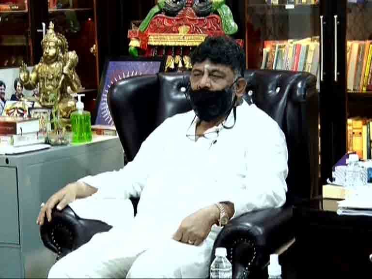 ಗಂಗಾನಗರ CBI ಕಚೇರಿಗೆ ಬಂದ ಡಿಕೆಶಿ.. ನಾಳೆ ವಡೋದರಾಗೆ ಹೋಗೋಕೆ ಸಿಗುತ್ತಾ ಅವಕಾಶ? ಗಂಗಾನಗರ CBI ಕಚೇರಿಗೆ ಬಂದ ಡಿಕೆಶಿ.. ನಾಳೆ ವಡೋದರಾಗೆ ಹೋಗೋಕೆ ಸಿಗುತ್ತಾ ಅವಕಾಶ?