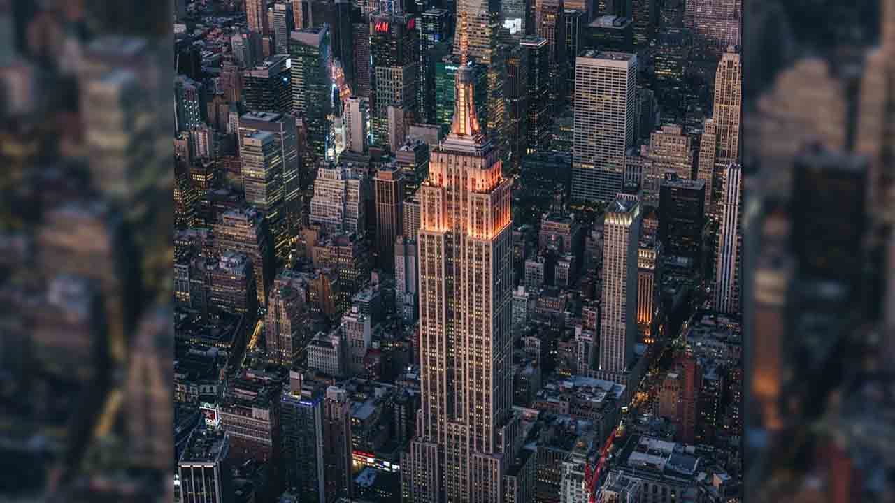 ಅಮೆರಿಕದಲ್ಲಿ ದೀಪಾವಳಿಯ ಸಡಗರ.. ಎಂಪೈರ್ ಸ್ಟೇಟ್ ಕಟ್ಟಡಕ್ಕೆ ವಿಶೇಷ ದೀಪಾಲಂಕಾರ! ಅಮೆರಿಕದಲ್ಲಿ ದೀಪಾವಳಿಯ ಸಡಗರ.. ಎಂಪೈರ್ ಸ್ಟೇಟ್ ಕಟ್ಟಡಕ್ಕೆ ವಿಶೇಷ ದೀಪಾಲಂಕಾರ!