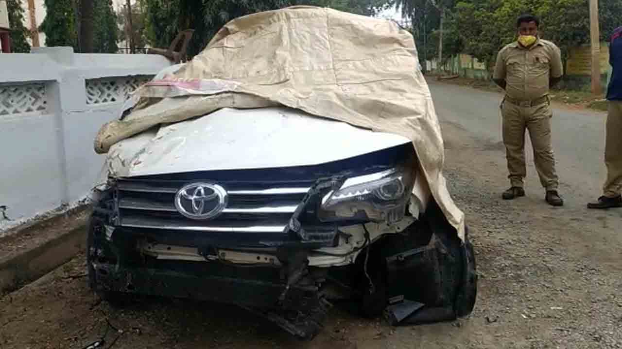 ಹಾವೇರಿ: ರೋಡ್ ಡಿವೈಡರ್ಗೆ ಫಾರ್ಚ್ಯೂನರ್ ಡಿಕ್ಕಿ, ಬೆಂಗಳೂರಿನತ್ತ ಹೊರಟವ ತಲುಪಿದ್ದು ಮಾತ್ರ ಮಸಣಕ್ಕೆ.. ಹಾವೇರಿ: ರೋಡ್ ಡಿವೈಡರ್ಗೆ ಫಾರ್ಚ್ಯೂನರ್ ಡಿಕ್ಕಿ, ಬೆಂಗಳೂರಿನತ್ತ ಹೊರಟವ ತಲುಪಿದ್ದು ಮಾತ್ರ ಮಸಣಕ್ಕೆ..