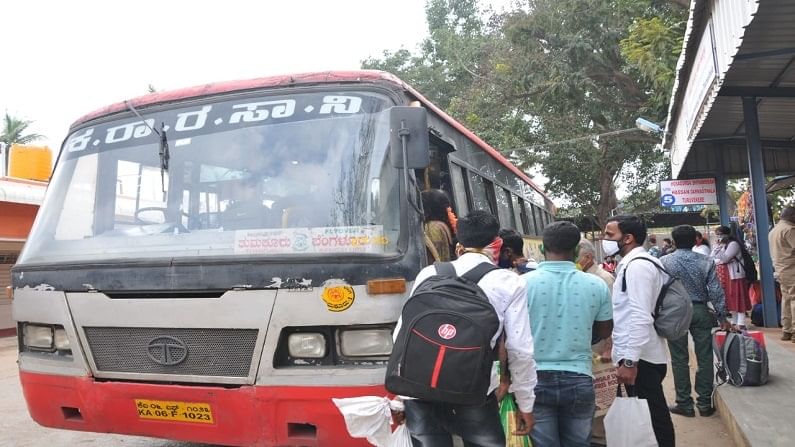 ಓಡಾಡಲು ಬಸ್​ ಇಲ್ಲ.. ಕೆಲಸಗಳು ಆಗ್ತಿಲ್ಲ: ಗ್ರಾಮೀಣ ಪ್ರದೇಶದವರ ಗೋಳು ಕೇಳೋರು ಯಾರು?