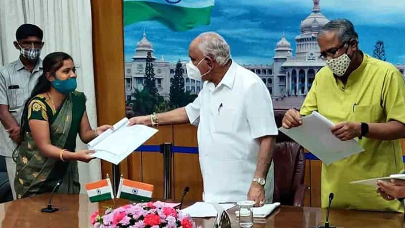 ಉಪನ್ಯಾಸಕರ ಬೇಡಿಕೆಗೆ ಸ್ಪಂದಿಸಿದ ಸರ್ಕಾರ: ಸಿಎಂ BSYರಿಂದ ನೇಮಕಾತಿ ಆದೇಶ ಪತ್ರ ವಿತರಣೆ