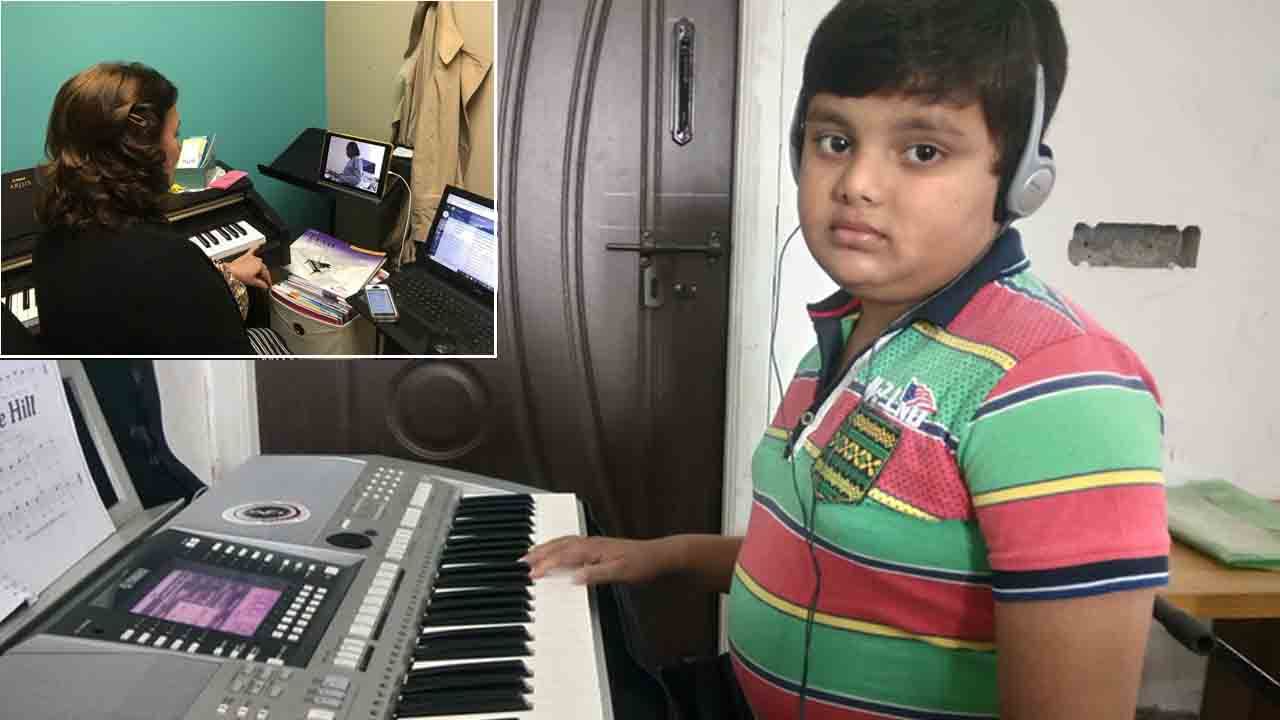 ಕೊರೊನಾ ಅಪಸ್ವರ: ಆನ್ಲೈನ್ನಲ್ಲಿ ಸಂಗೀತ ಅಭ್ಯಾಸ ಆಗ್ತಿದ್ಯಾ ಕ್ಲಿಷ್ಟಕರ? ಕೊರೊನಾ ಅಪಸ್ವರ: ಆನ್ಲೈನ್ನಲ್ಲಿ ಸಂಗೀತ ಅಭ್ಯಾಸ ಆಗ್ತಿದ್ಯಾ ಕ್ಲಿಷ್ಟಕರ?