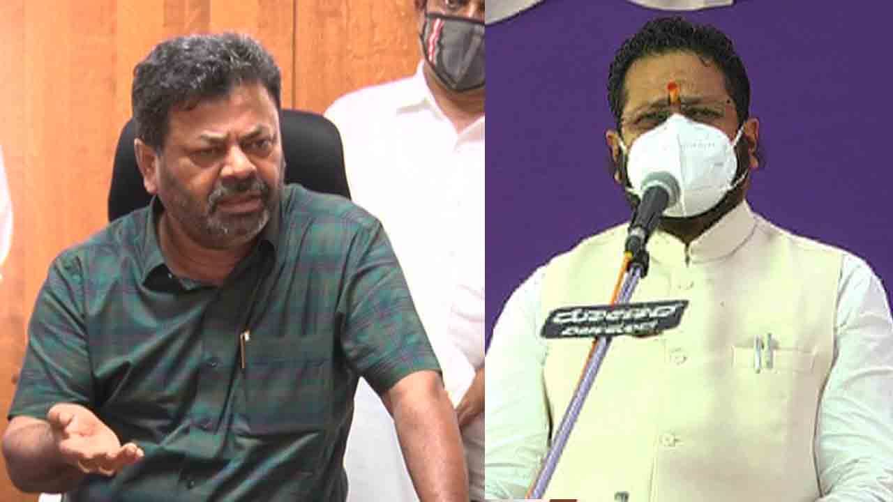 ಇವರಿಬ್ರೂ ಯಾರು ಅಂತಾ ಗೊತ್ತಿಲ್ಲ.. ಅದಕ್ಕೆ ಇವರಿಗೆ ನಾಯಿಗಳು ಅಂತಾ ಹೆಸರಿಟ್ಟಿದ್ದೀನಿ -ವಾಟಾಳ್ ಕಿಡಿ ಇವರಿಬ್ರೂ ಯಾರು ಅಂತಾ ಗೊತ್ತಿಲ್ಲ.. ಅದಕ್ಕೆ ಇವರಿಗೆ ನಾಯಿಗಳು ಅಂತಾ ಹೆಸರಿಟ್ಟಿದ್ದೀನಿ -ವಾಟಾಳ್ ಕಿಡಿ