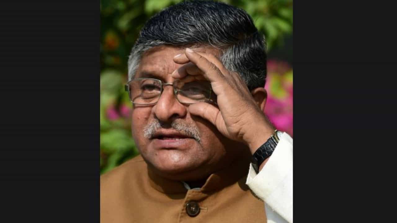 ದತ್ತಾಂಶ ಸುರಕ್ಷತಾ ಕಾನೂನು ರೂಪಿಸುತ್ತೇವೆ: ಮಾಹಿತಿ ತಂತ್ರಜ್ಞಾನ ಸಚಿವ ರವಿ ಶಂಕರ್ ಪ್ರಸಾದ್ ದತ್ತಾಂಶ ಸುರಕ್ಷತಾ ಕಾನೂನು ರೂಪಿಸುತ್ತೇವೆ: ಮಾಹಿತಿ ತಂತ್ರಜ್ಞಾನ ಸಚಿವ ರವಿ ಶಂಕರ್ ಪ್ರಸಾದ್