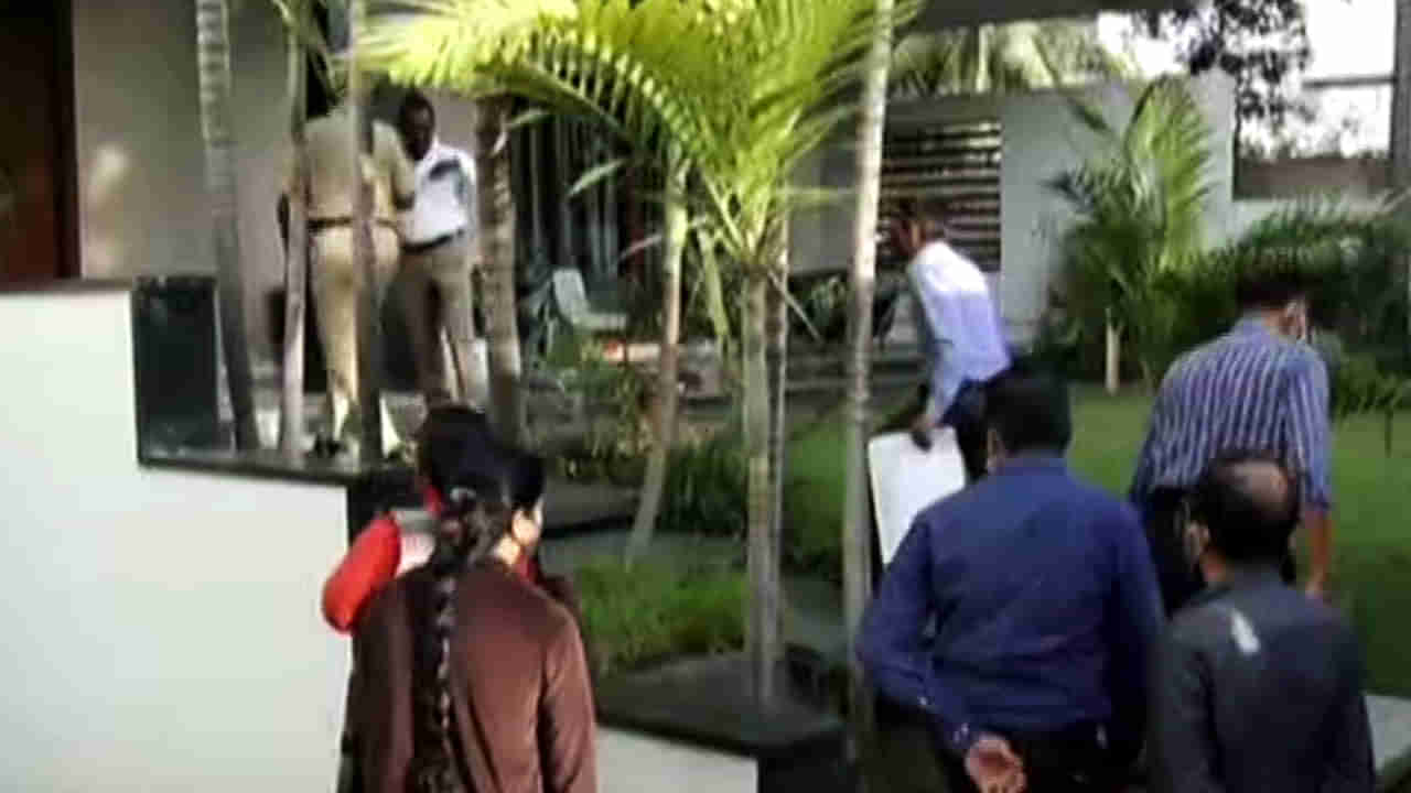 ಬಂಧನ ಬೆನ್ನಲ್ಲೇ ರೋಷನ್ ಮನೆ ಮೇಲೆ CBI ರೇಡ್, ಪುತ್ರ ರುಮಾನ್ ಕಚೇರಿ ಮೇಲೂ ದಾಳಿ