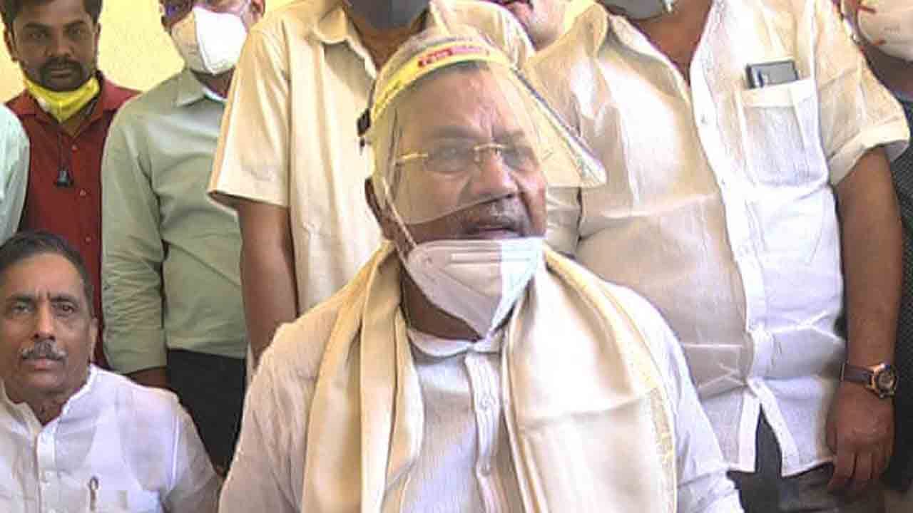 JDS ಬೇಕು ಅಂತಲೇ ವೀಕ್ ಕ್ಯಾಂಡಿಡೇಟ್ ಹಾಕಿದ್ರು ಅನ್ಸುತ್ತದೆ -ಫಲಿತಾಂಶದ ಬಗ್ಗೆ ಸಿದ್ದರಾಮಯ್ಯ ವ್ಯಾಖ್ಯಾನ JDS ಬೇಕು ಅಂತಲೇ ವೀಕ್ ಕ್ಯಾಂಡಿಡೇಟ್ ಹಾಕಿದ್ರು ಅನ್ಸುತ್ತದೆ -ಫಲಿತಾಂಶದ ಬಗ್ಗೆ ಸಿದ್ದರಾಮಯ್ಯ ವ್ಯಾಖ್ಯಾನ