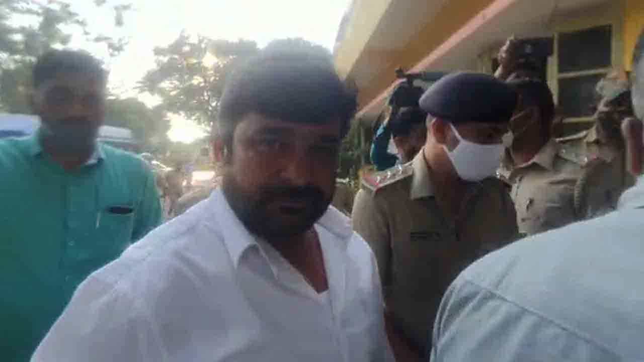 ವಿನಯ್​ ಕುಲಕರ್ಣಿಗೆ NO ರಿಲೀಫ್: 3 ದಿನ CBI ಕಸ್ಟಡಿಗೆ ನೀಡಿದ ಕೋರ್ಟ್​