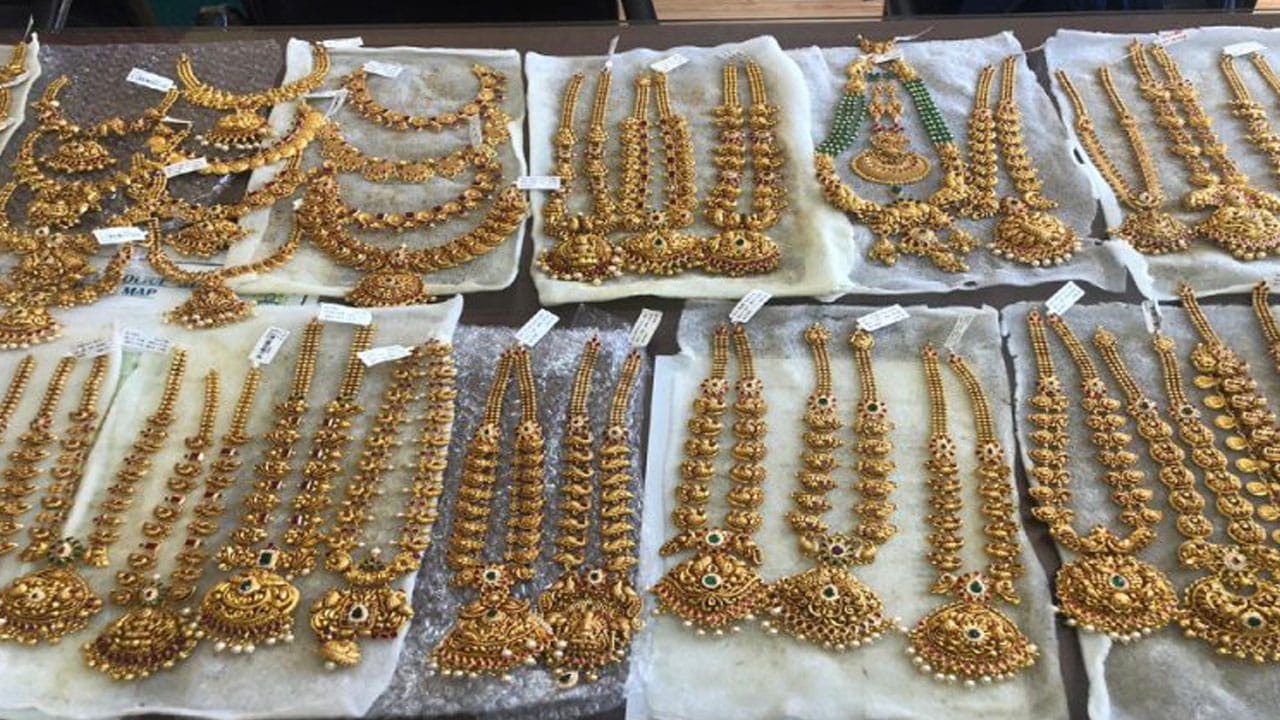 6 ಕೆಜಿ 55 ಗ್ರಾಂ ಚಿನ್ನಾಭರಣ ಜಪ್ತಿ ಕೇಸ್: ಪೊಲೀಸರಿಗೆ ಸಿಕ್ತು ಸ್ಫೋಟಕ ಮಾಹಿತಿ 6 ಕೆಜಿ 55 ಗ್ರಾಂ ಚಿನ್ನಾಭರಣ ಜಪ್ತಿ ಕೇಸ್: ಪೊಲೀಸರಿಗೆ ಸಿಕ್ತು ಸ್ಫೋಟಕ ಮಾಹಿತಿ