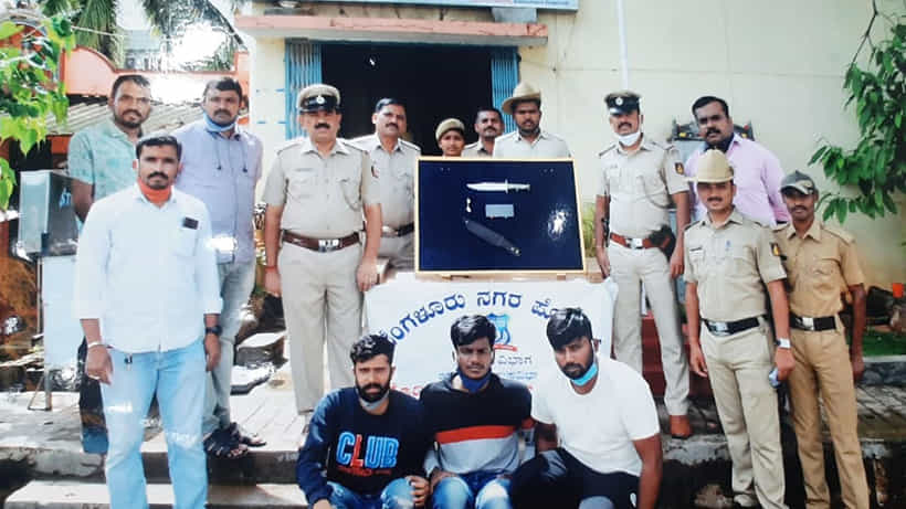 ಕುಡಿದ ಮತ್ತಿನಲ್ಲಿ.. ಹೈವೇಯಲ್ಲಿ ದರೋಡೆ: ಖತರ್ನಾಕ್ ‘ಶಾಸ್ತ್ರಿ ಗ್ಯಾಂಗ್’ ಕೊನೆಗೂ ಅಂದರ್