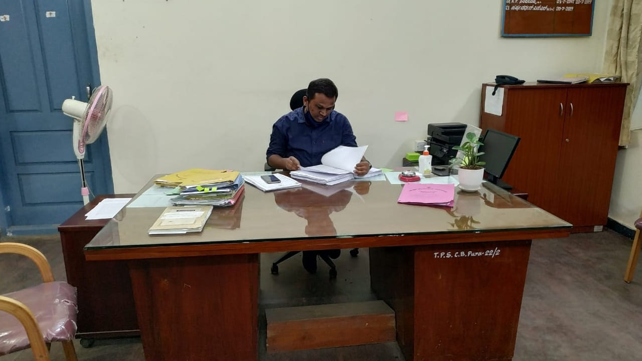 ಬಂಡೆಗಳ ಮೇಲೆ ಊರು ಕಟ್ಟಿ Toilet ನಿರ್ಮಾಣಕ್ಕೆ ಪರದಾಟ, ಇ.ಒ ಮಾಡಿದ ಮಾಸ್ಟರ್ ಪ್ಲಾನ್ ನೋಡಿ.. ಬಂಡೆಗಳ ಮೇಲೆ ಊರು ಕಟ್ಟಿ Toilet ನಿರ್ಮಾಣಕ್ಕೆ ಪರದಾಟ, ಇ.ಒ ಮಾಡಿದ ಮಾಸ್ಟರ್ ಪ್ಲಾನ್ ನೋಡಿ..