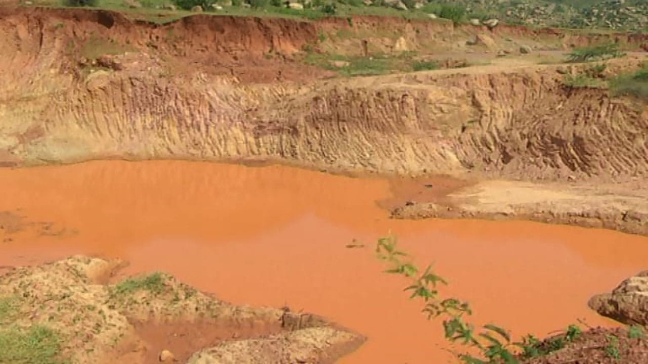 ಕೆರೆಯ ಮಣ್ಣನ್ನೂ ಬಿಡದ BJP ಶಾಸಕ ಮಹಾಶಯ! ಕೆರೆಯ ಕಣ್ಣೀರ ಕಥೆ ಕೇಳೊರು ಯಾರು? ಕೆರೆಯ ಮಣ್ಣನ್ನೂ ಬಿಡದ BJP ಶಾಸಕ ಮಹಾಶಯ! ಕೆರೆಯ ಕಣ್ಣೀರ ಕಥೆ ಕೇಳೊರು ಯಾರು?