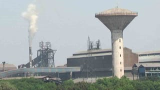 ಅರಣ್ಯ ಸಚಿವ ಆನಂದರನ್ನು ಹುಡುಕಿಕೊಂಡು ಅವರ ಮನೆಗೇ ಬಂತು ಮೊಸಳೆ!