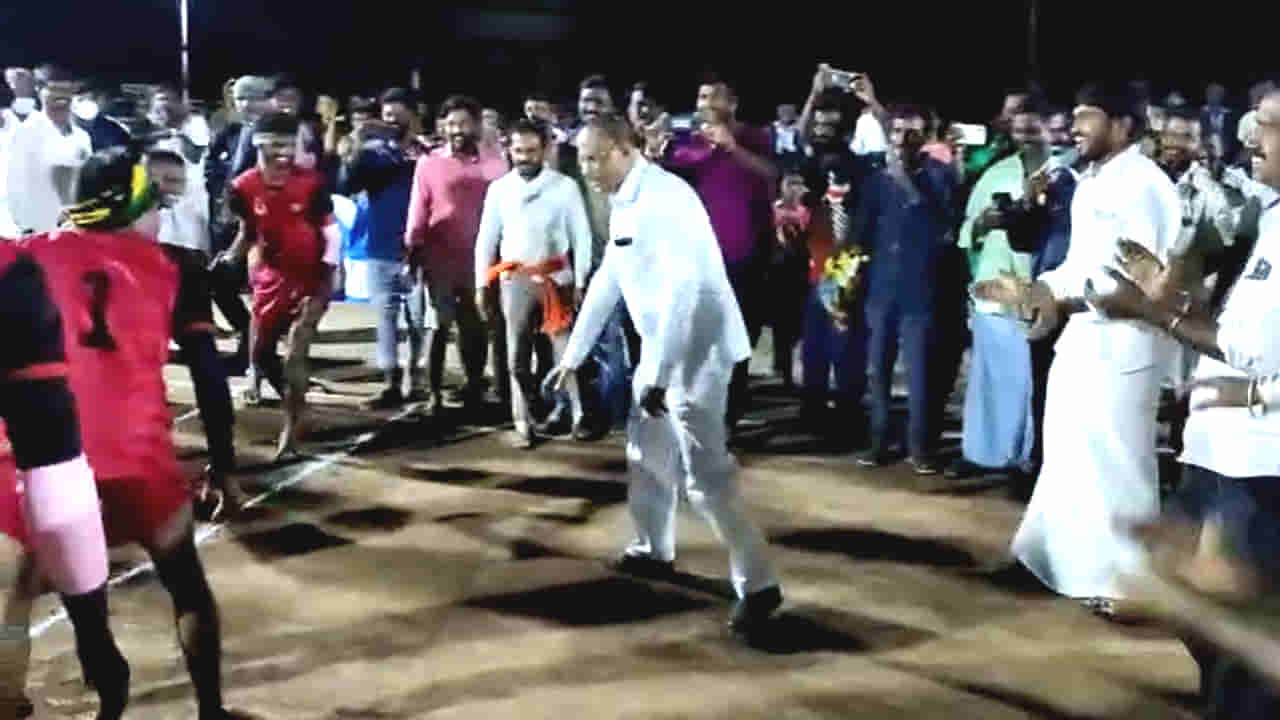 ಬೈಎಲೆಕ್ಷನ್ ಅಖಾಡಕ್ಕೆ ಎಂಟ್ರಿ ಕೊಡೋಕೂ ಮುನ್ನ.. ಕಬಡ್ಡಿಯಲ್ಲಿ ‘ಪ್ರತಾಪ’ ಮೆರೆದ ಮಾಜಿ ಶಾಸಕ