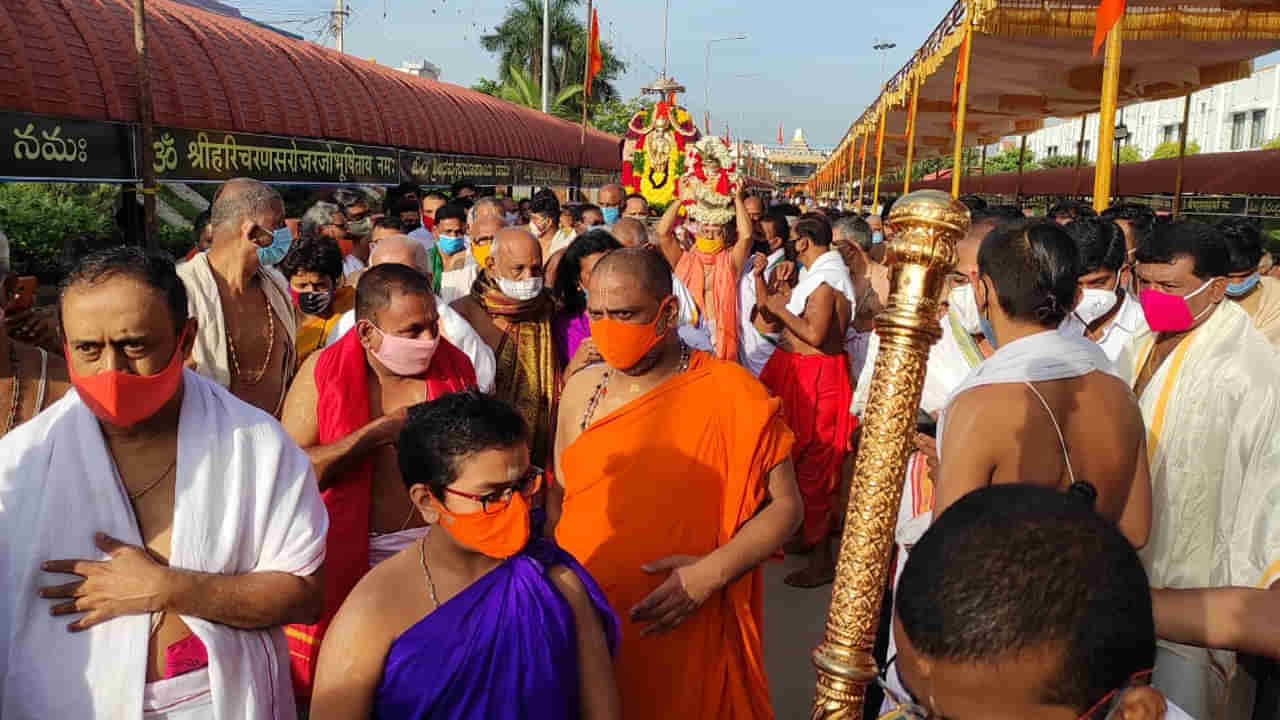 12 ವರ್ಷಕ್ಕೊಮ್ಮೆ ನಡೆಯುವ ತುಂಗಾಭದ್ರ ಪುಷ್ಕರಕ್ಕೆ ಚಾಲನೆ, ಆದರೆ ಭಕ್ತರಿಗೆ..?