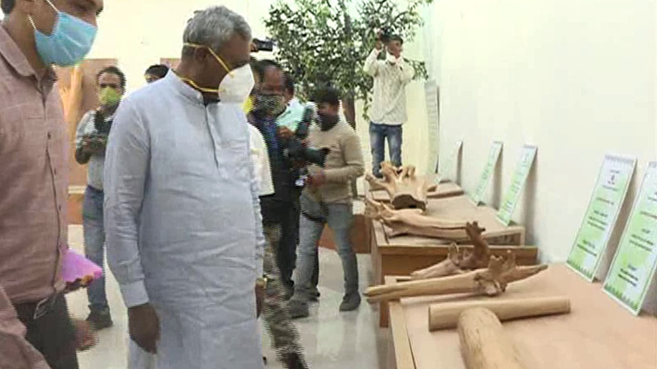 ಪ್ರವಾಸಿಗರೇ ಗಮನಿಸಿ.. ಶ್ರೀಗಂಧದ ಮ್ಯೂಸಿಯಂ ಅರಮನೆಗೆ ಶಿಫ್ಟ್! ಪ್ರವಾಸಿಗರೇ ಗಮನಿಸಿ.. ಶ್ರೀಗಂಧದ ಮ್ಯೂಸಿಯಂ ಅರಮನೆಗೆ ಶಿಫ್ಟ್!