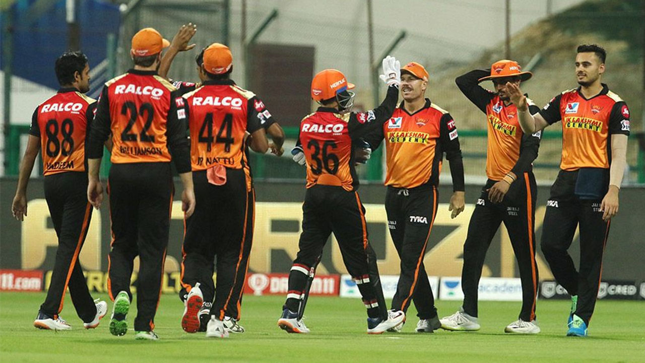 IPL 2020: RCB vs SRH ಜವಾಬ್ದಾರಿ ಮರೆತ ಕೊಹ್ಲಿ, ಅಭಿಮಾನಿಗಳ ನಂಬಿಕೆಗೆ ಮತ್ತೆ  ದ್ರೋಹ ಬಗೆದ RCB- ಡಿವಿಲಿಯರ್ಸ್ ಹೋರಾಟ ವ್ಯರ್ಥ