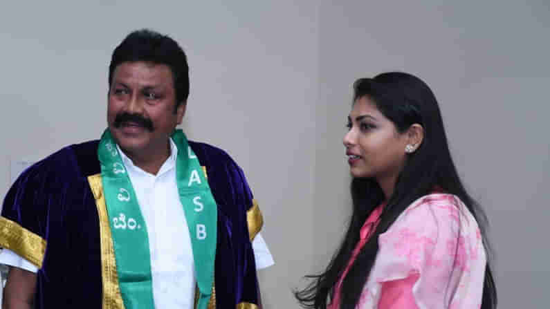 ಆತ್ಮಹತ್ಯೆ ಮಾಡಿಕೊಳ್ಳುವವರು ಹೇಡಿಗಳಲ್ಲದೇ ಮತ್ತಿನ್ನೇನು? BC ಪಾಟೀಲ್ ಪರ ಮಗಳ ಬ್ಯಾಟಿಂಗ್