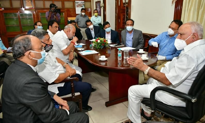 ಟೊಯೋಟಾ ಕಂಪನಿ ಬಿಕ್ಕಟ್ಟು; ಪ್ರಮುಖರನ್ನು ಭೇಟಿಯಾಗಿ ಚರ್ಚೆ ನಡೆಸಿದ ಸಿಎಂ ಯಡಿಯೂರಪ್ಪ ಟೊಯೋಟಾ ಕಂಪನಿ ಬಿಕ್ಕಟ್ಟು; ಪ್ರಮುಖರನ್ನು ಭೇಟಿಯಾಗಿ ಚರ್ಚೆ ನಡೆಸಿದ ಸಿಎಂ ಯಡಿಯೂರಪ್ಪ