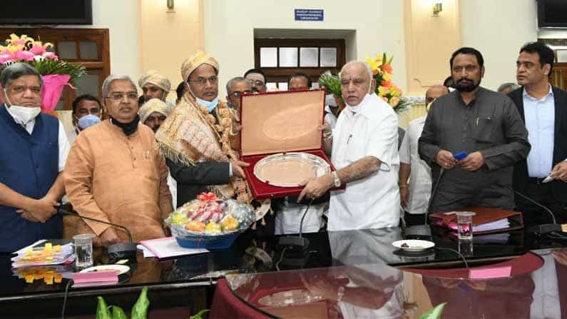 ನಿವೃತ್ತರಾಗುತ್ತಿರುವ ಮುಖ್ಯಕಾರ್ಯದರ್ಶಿ ವಿಜಯ ಭಾಸ್ಕರ್ಗೆ ಸರ್ಕಾರದ ವತಿಯಿಂದ ಸನ್ಮಾನ; ಯಡಿಯೂರಪ್ಪರಿಂದ ಶ್ಲಾಘನೆ