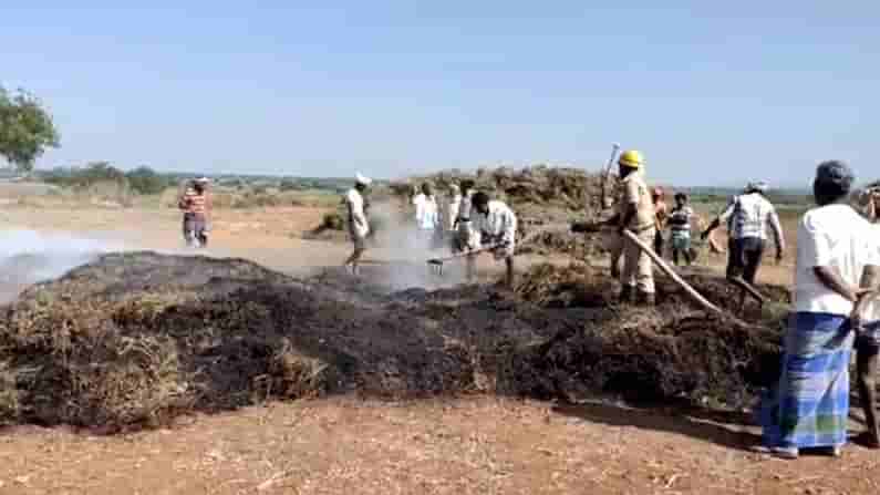 ರೈತನ ಶ್ರಮ ಬೆಂಕಿಗೆ ಆಹುತಿ: ಗದಗದಲ್ಲಿ 15 ಟ್ರ್ಯಾಕ್ಟರ್ ಶೇಂಗಾ ಭಸ್ಮ