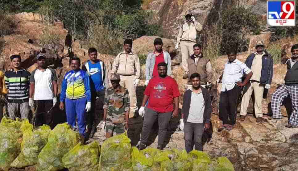 ಜರಮಡುಗು ಜಲಪಾತ ನೋಡಲು ಬರೋ ಪಡ್ಡೆ ಹುಡುಗರಿಂದ ಪ್ರಕೃತಿ ಸೌಂದರ್ಯಕ್ಕೆ ಕುತ್ತು