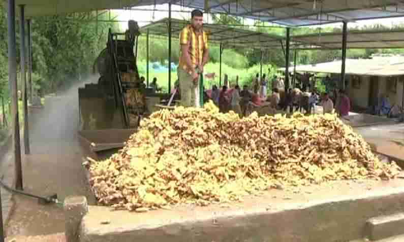 ವಿಷವೇರಿ ಬಣ್ಣ ಬದಲಾಯಿಸುತ್ತಿದ್ದಾಳೆ ಕಾವೇರಿ; ಕಣ್ಮುಚ್ಚಿದೆಯಾ ಆಡಳಿತ ಮಂಡಳಿ?