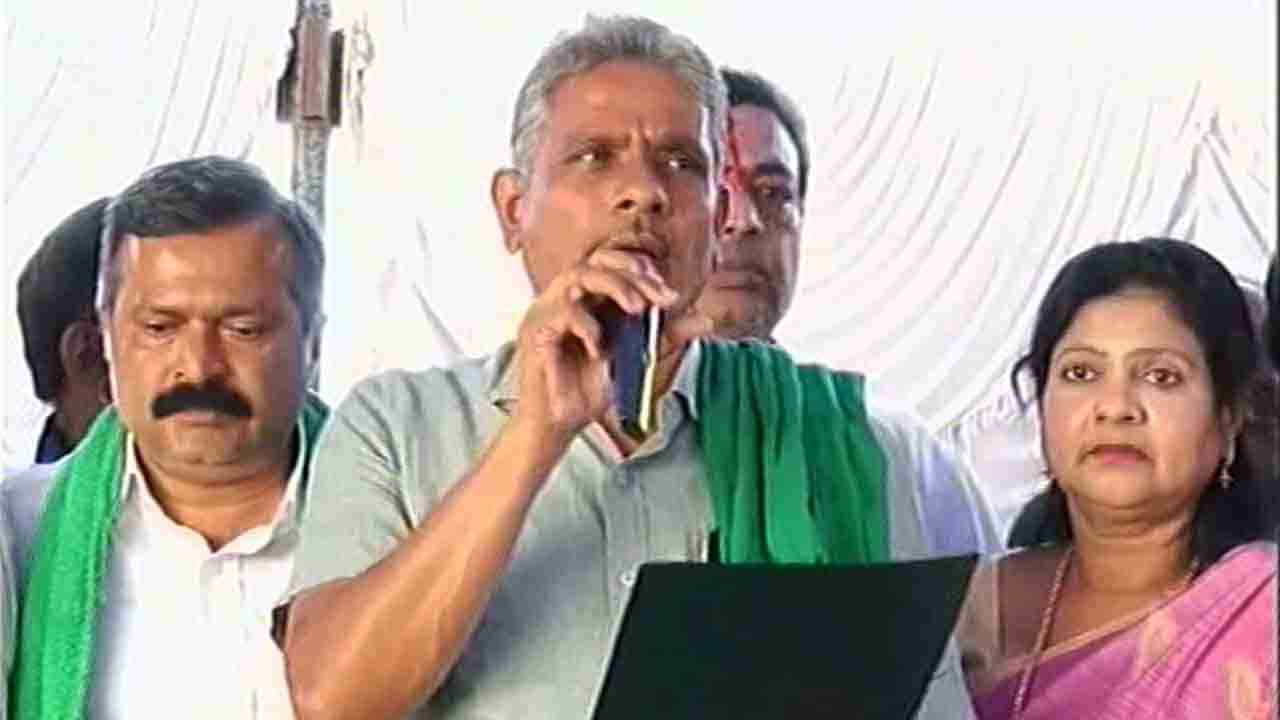 ಸಾರಿಗೆ ಸಿಬ್ಬಂದಿ ಮುಷ್ಕರ ಅಂತ್ಯ -ಕೋಡಿಹಳ್ಳಿ ಚಂದ್ರಶೇಖರ್ ಘೋಷಣೆ, ಯಾವುದೇ ಕ್ಷಣ ಬಸ್ ರೈಟ್.. ರೈಟ್!