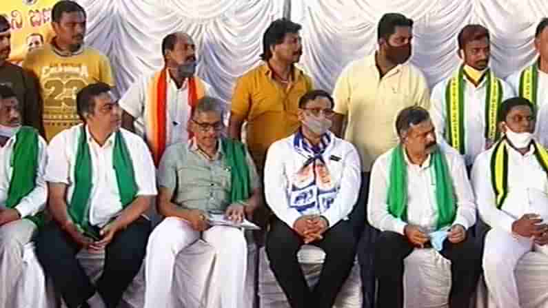 ಸಚಿವ ಲಕ್ಷ್ಮಣ ಸವದಿ ಸವದಿ ಸ್ಥಳಕ್ಕೆ ಬರಬೇಕು: ಧರಣಿ ನಿರತರ ಪಟ್ಟು