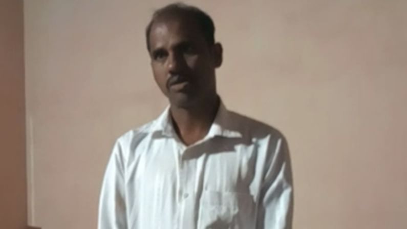 ಮೈಮೇಲೆ ದೇವರು ಬಂದಂತೆ ನಟಿಸಿ ಭಕ್ತರಿಗೆ ಮೋಸ: ವಿಡಿಯೋದಲ್ಲಿ ಬಯಲಾಯ್ತು ವಂಚಕನ ನಾಟಕ