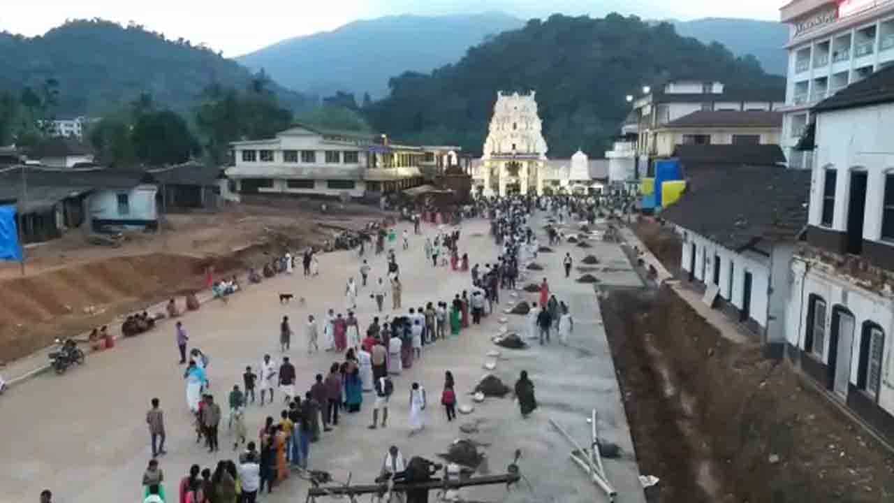 ಆಶ್ಲೇಷ ಪೂಜೆಗಾಗಿ ಕುಕ್ಕೆ ಸುಬ್ರಹ್ಮಣ್ಯಕ್ಕೆ ಹರಿದುಬಂತು ಭಕ್ತಸಾಗರ: ಟಿಕೆಟ್ ಪಡೆಯಲು ಜನರ ಪರದಾಟ
