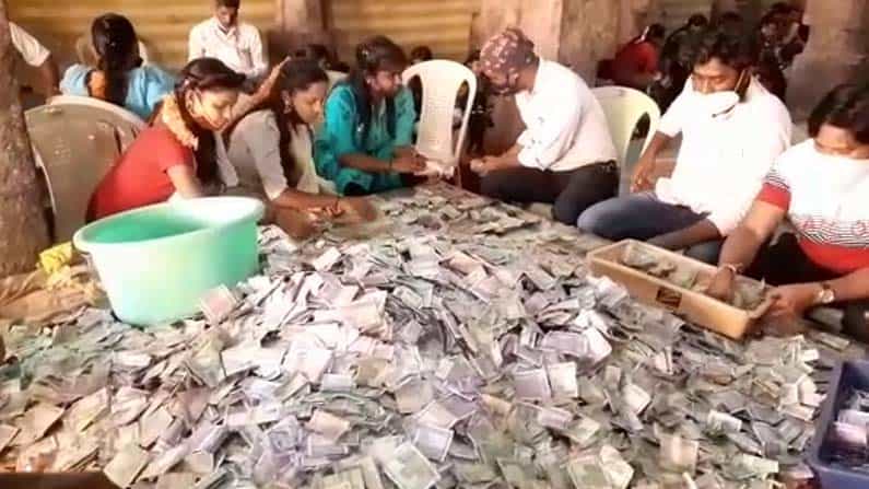 ಕೊರೊನಾ ಭೀತಿಯಲ್ಲೂ ನಂಜನಗೂಡು ಶ್ರೀಕಂಠೇಶ್ವರ ದೇಗುಲದಲ್ಲಿ ಕೋಟಿ ದಾಟಿದ ಕಾಣಿಕೆ ಸಂಗ್ರಹ ಕೊರೊನಾ ಭೀತಿಯಲ್ಲೂ ನಂಜನಗೂಡು ಶ್ರೀಕಂಠೇಶ್ವರ ದೇಗುಲದಲ್ಲಿ ಕೋಟಿ ದಾಟಿದ ಕಾಣಿಕೆ ಸಂಗ್ರಹ