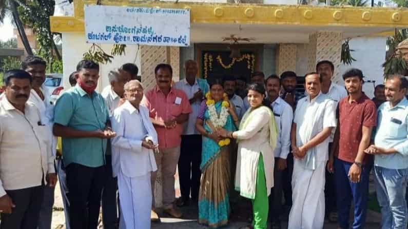 ರಾಮನಗರ: ಗ್ರಾಮ ಪಂಚಾಯತಿಗೆ 7ನೇ ಬಾರಿ ಅವಿರೋಧ ಆಯ್ಕೆಯಾಗಿ ದಾಖಲೆ ಬರೆದ ಮಹಿಳೆ