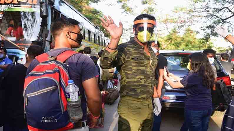 ವಲಸಿಗರಿಗೆ ಸಹಾಯಹಸ್ತ ಚಾಚಿ, ಅವರಿಗೆ ಬಸ್ ವ್ಯವಸ್ಥೆ ಕಲ್ಪಿಸಿ, ಮರಳಿ ತಮ್ಮೂರಿಗೆ ತೆರಳಲು ನಟ ಸೋನು ಸೂದ್ ನೆರವಾದರು.