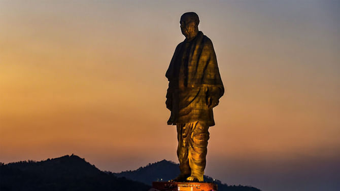 ಏಕತಾ ಪ್ರತಿಮೆ ನೋಡಲು ಬಂದ ಪ್ರವಾಸಿಗರಿಂದ ಸಂಗ್ರಹಿಸಿದ್ದ ಟಿಕೆಟ್ ಹಣ ದುರುಪಯೋಗ ಏಕತಾ ಪ್ರತಿಮೆ ನೋಡಲು ಬಂದ ಪ್ರವಾಸಿಗರಿಂದ ಸಂಗ್ರಹಿಸಿದ್ದ ಟಿಕೆಟ್ ಹಣ ದುರುಪಯೋಗ